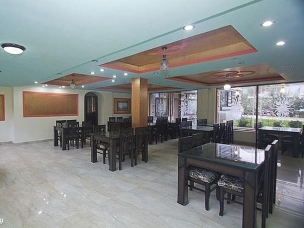 The Grand Welcome Hotel Manāli Buitenkant foto